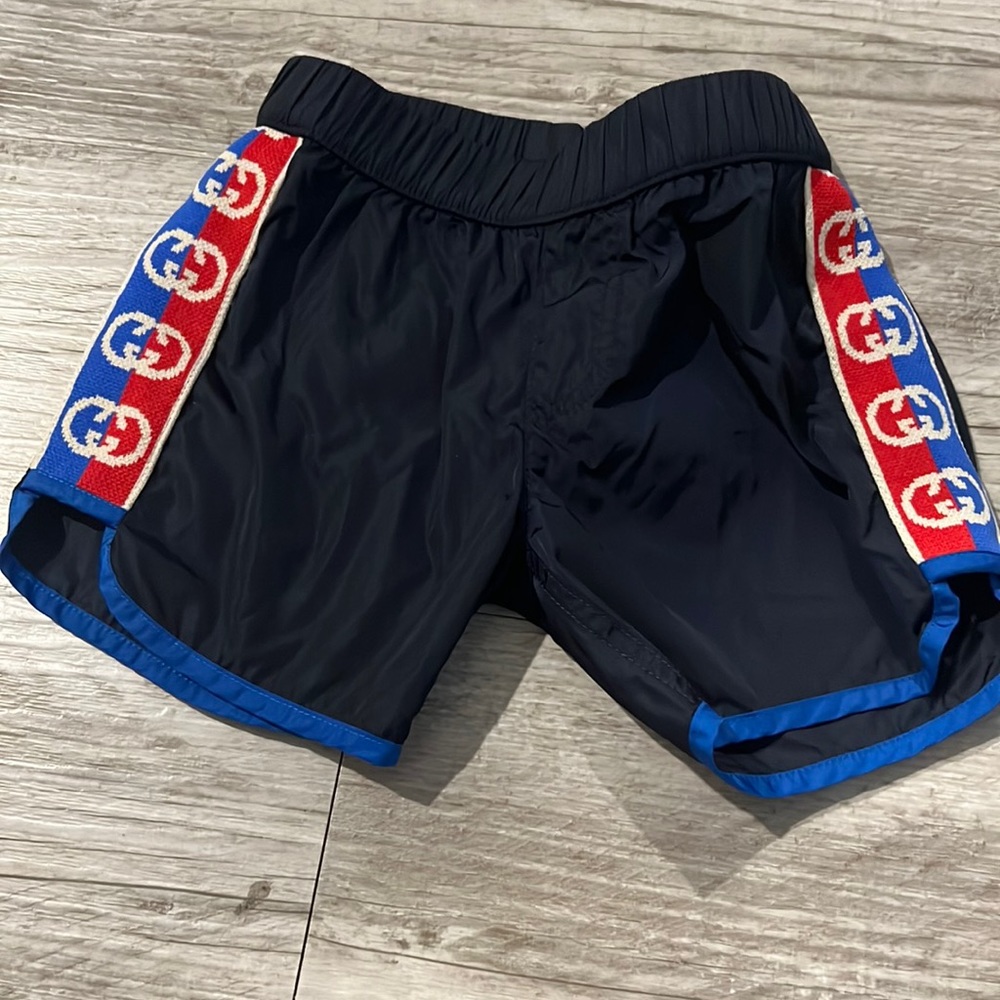 9-12m Gucci shorts